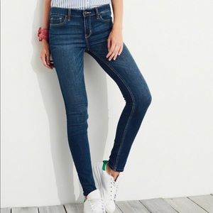 Hollister Super Skinny Jeans (never worn)